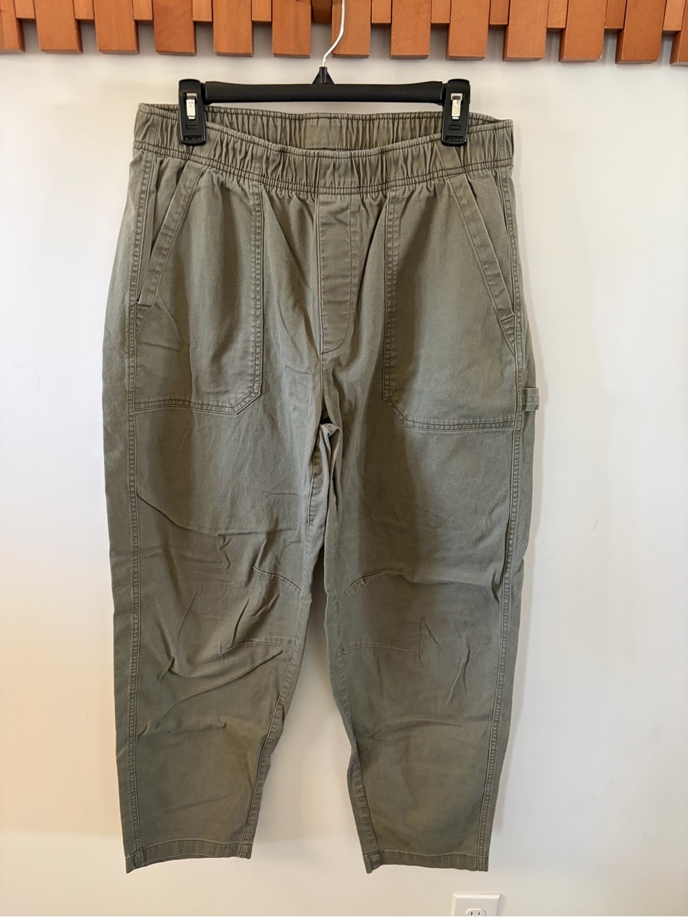 Old Navy Men's Cargo Joggers in Olive Green